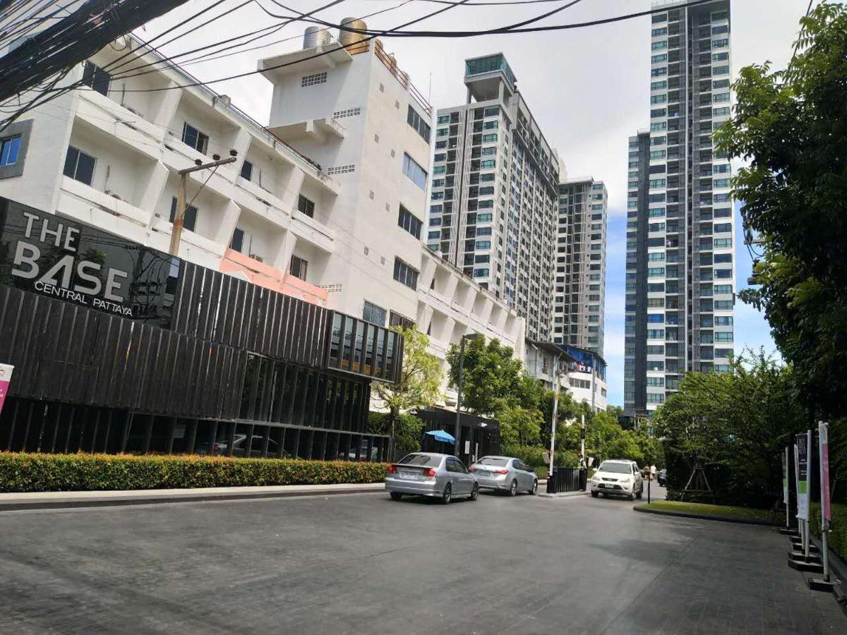 The Base Pattaya Aparthotel Exterior photo