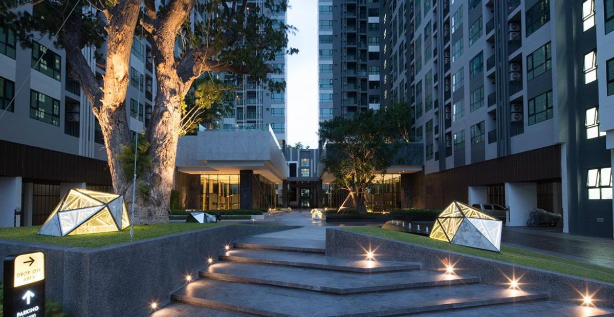 The Base Pattaya Aparthotel Exterior photo